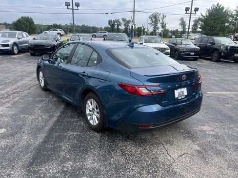 Used 2026 Toyota Camry LE w/ Convenience Package FWD image 5