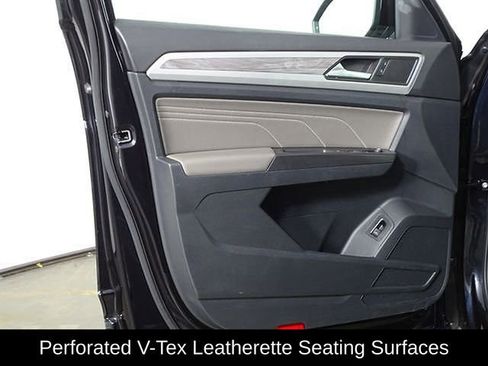 Used 2022 Volkswagen Atlas Cross Sport SE image 16