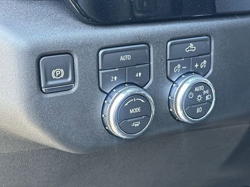 New 2026 GMC Sierra 1500 Elevation image 18