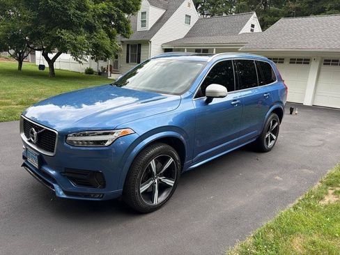 Used 2019 Volvo XC90 T5 R-Design w/ Protection Package AWD/4WD image 2