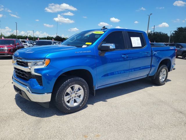 Used 2023 Chevrolet Silverado 1500 LT AWD/4WD image 2