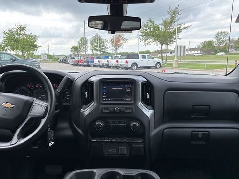 Used 2021 Chevrolet Silverado 1500 Custom image 2