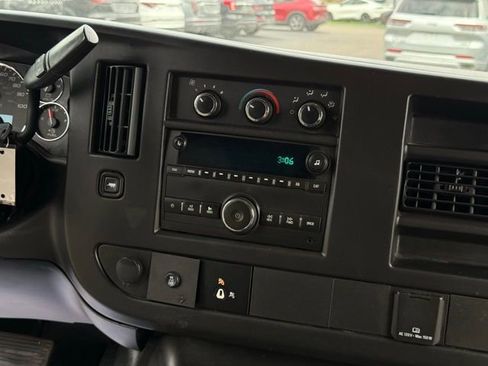 Used 2016 Chevrolet Express 2500 image 16