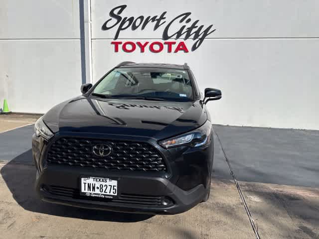 Used 2023 Toyota Corolla Cross LE FWD image 4