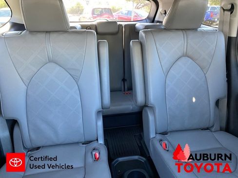 Used 2021 Toyota Highlander Platinum AWD/4WD image 28