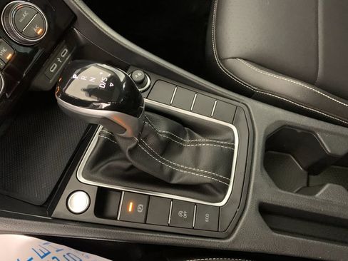 Used 2023 Volkswagen Jetta SE w/ Panoramic Sunroof Package FWD image 24