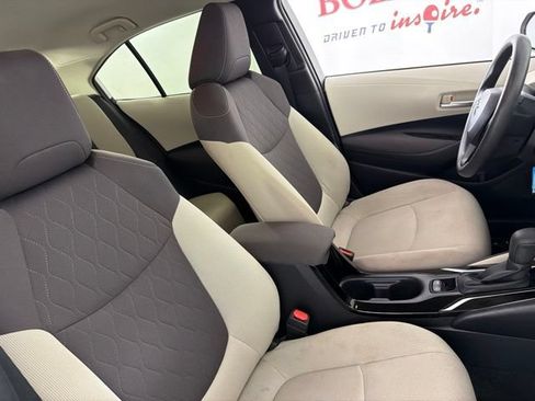 Used 2021 Toyota Corolla LE FWD image 16