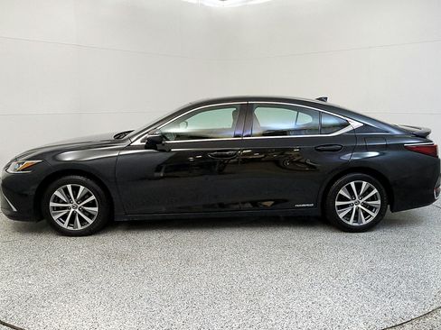 Used 2020 Lexus ES 300h w/ Premium Package FWD image 4