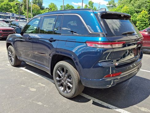 New 2026 Jeep Grand Cherokee Limited AWD/4WD image 4