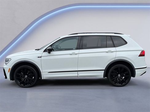 Used 2021 Volkswagen Tiguan SE R-Line image 6