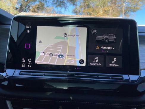 Used 2025 Volkswagen Atlas SEL Premium R-Line image 18