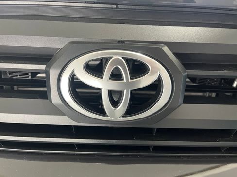 Used 2025 Toyota Tacoma SR5 image 34