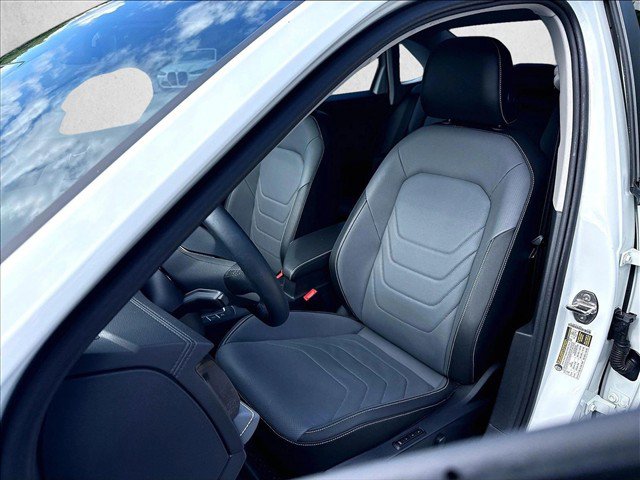 Used 2025 Volkswagen Jetta SEL FWD image 25