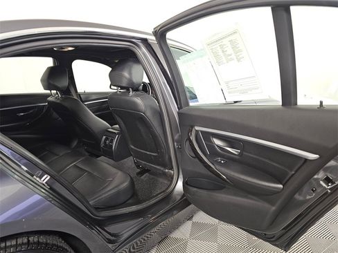 Used 2017 BMW 330i xDrive Sedan image 14