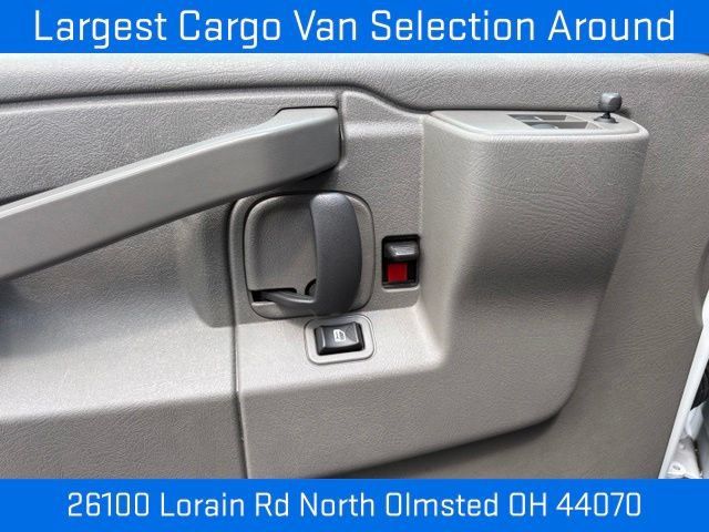 Used 2025 Chevrolet Express 2500 w/ Driver Convenience Package RWD image 27