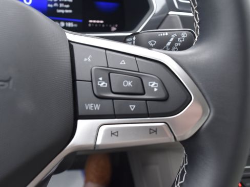 Used 2022 Volkswagen Tiguan SE AWD/4WD image 21