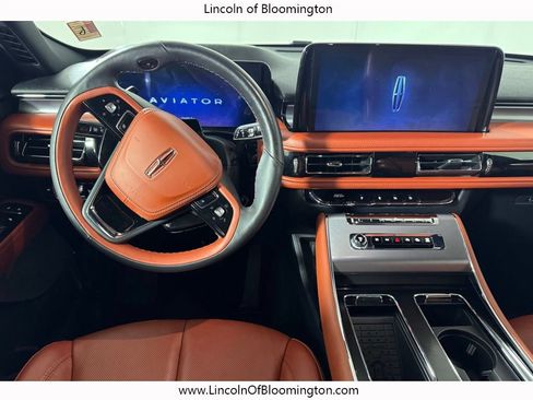 Used 2025 Lincoln Aviator Reserve w/ Jet Appearance Package AWD/4WD image 19