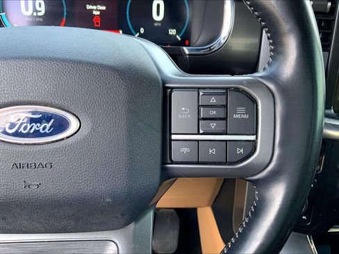 Used 2021 Ford F150 Lariat w/ Trailer Tow Package image 24