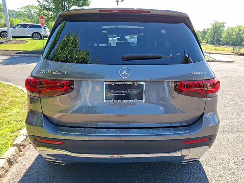 Used 2023 Mercedes-Benz GLB 250 4MATIC image 5