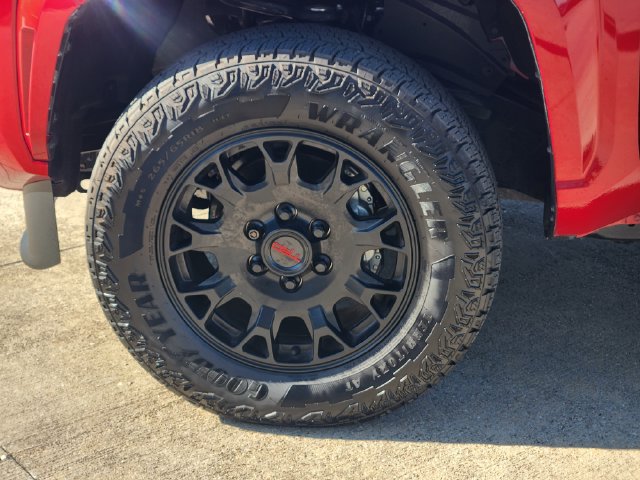 Certified 2026 Toyota Tacoma SR5 AWD/4WD image 10