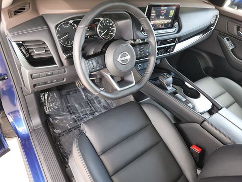 Used 2023 Nissan Rogue SL image 11