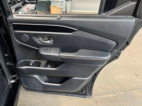 Used 2024 Honda Pilot TrailSport image 14