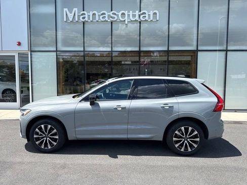 Used 2025 Volvo XC60 B5 Plus AWD/4WD image 2