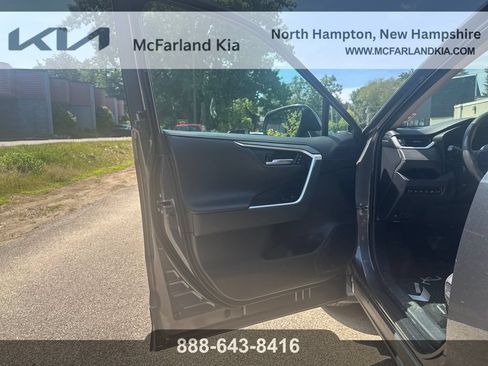 Used 2022 Toyota RAV4 Limited AWD/4WD image 15