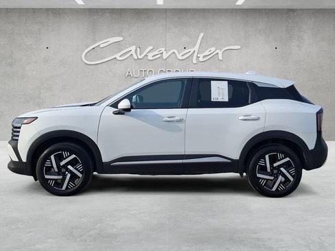 Used 2025 Nissan Kicks SV FWD image 13