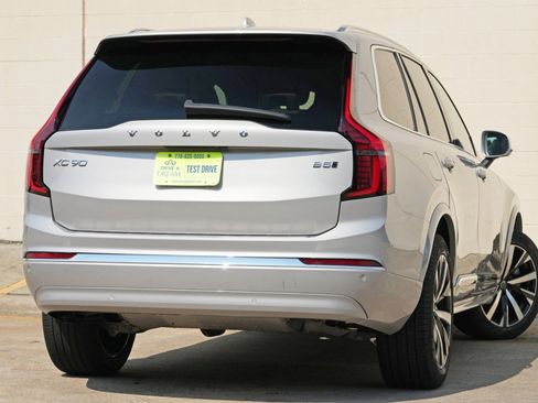 Used 2025 Volvo XC90 B5 Core w/ Protection Package Premier AWD/4WD image 5