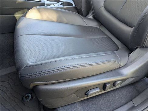 Used 2025 Subaru Forester Limited image 4