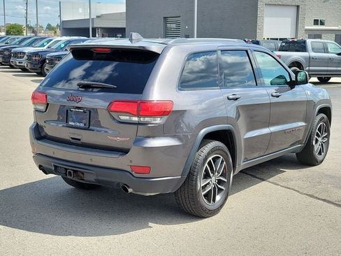 Used 2017 Jeep Grand Cherokee Trailhawk AWD/4WD image 4