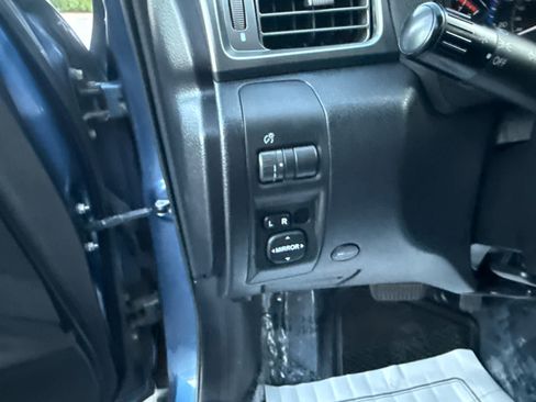 Used 2012 Subaru Forester 2.5X w/ Popular Pkg 3 AWD/4WD image 17