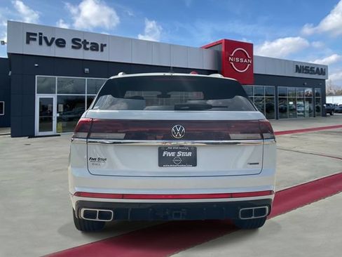 Used 2024 Volkswagen Atlas Cross Sport SEL Premium R-Line AWD/4WD image 5