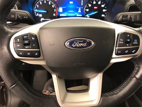 Used 2022 Ford Explorer XLT w/ Equipment Group 202A image 18
