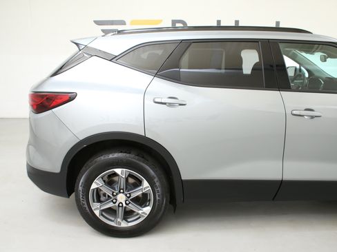 Used 2024 Chevrolet Blazer LT w/ Convenience Package AWD/4WD image 10