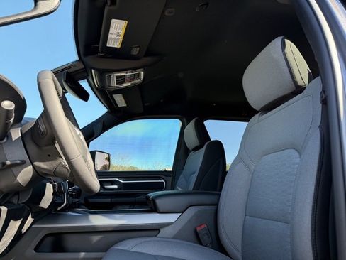 New 2026 RAM 1500 4x4 Crew Cab image 27