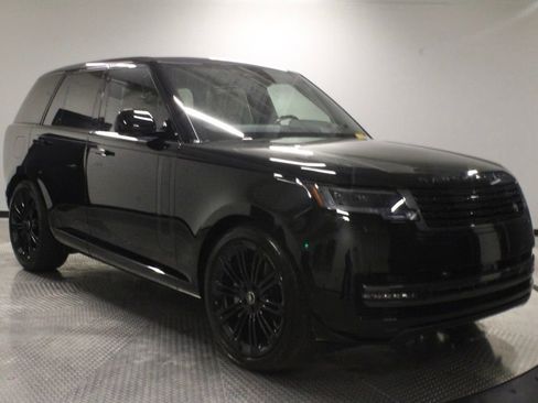 Used 2025 Land Rover Range Rover SE AWD/4WD image 13