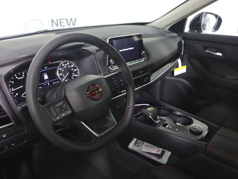 New 2026 Nissan Rogue SV AWD/4WD image 9