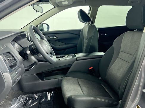 Used 2024 Nissan Rogue SV FWD image 12