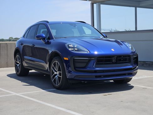 Certified 2026 Porsche Macan AWD/4WD image 10