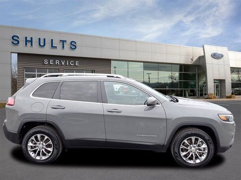 Used 2021 Jeep Cherokee Latitude Plus w/ Mopar Interior Package image 4