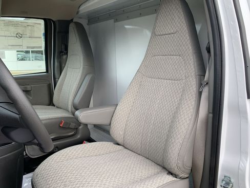 New 2025 GMC Savana 3500 w/ Power Convenience Package RWD image 28
