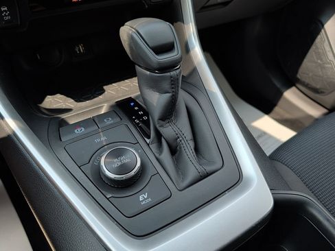 Certified 2025 Toyota RAV4 LE AWD/4WD image 22