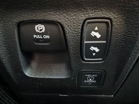 Used 2025 RAM 1500 Limited AWD/4WD image 36