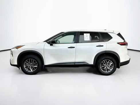 Used 2025 Nissan Rogue S AWD/4WD image 4