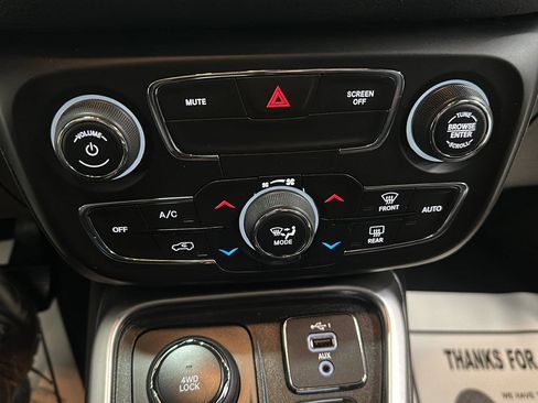 Used 2021 Jeep Compass Latitude AWD/4WD image 25