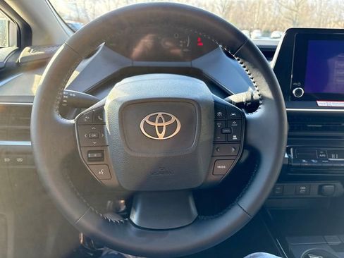 Certified 2025 Toyota Prius LE image 30