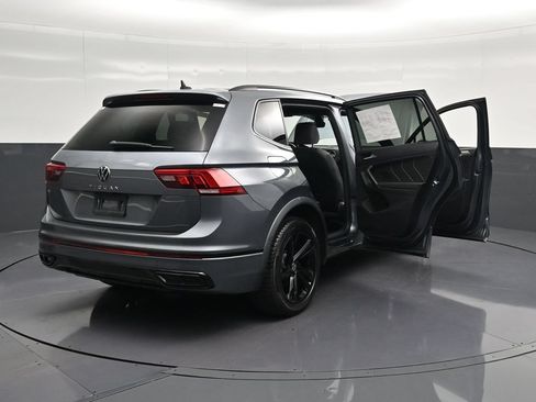 Used 2023 Volkswagen Tiguan SE R-Line FWD image 39