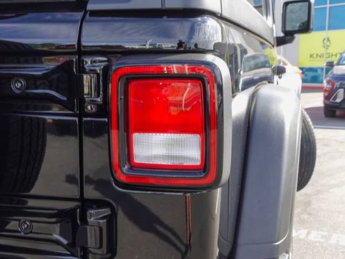 Used 2021 Jeep Wrangler Sport AWD/4WD image 6